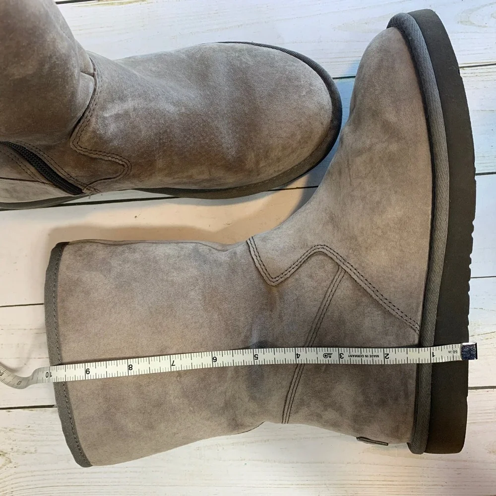 UGG Classic Short Gray Suede Leather Side Zip Shearling Boot Women's Size 8